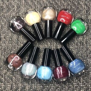 The color workshop l 10 mini nail polishes bundle